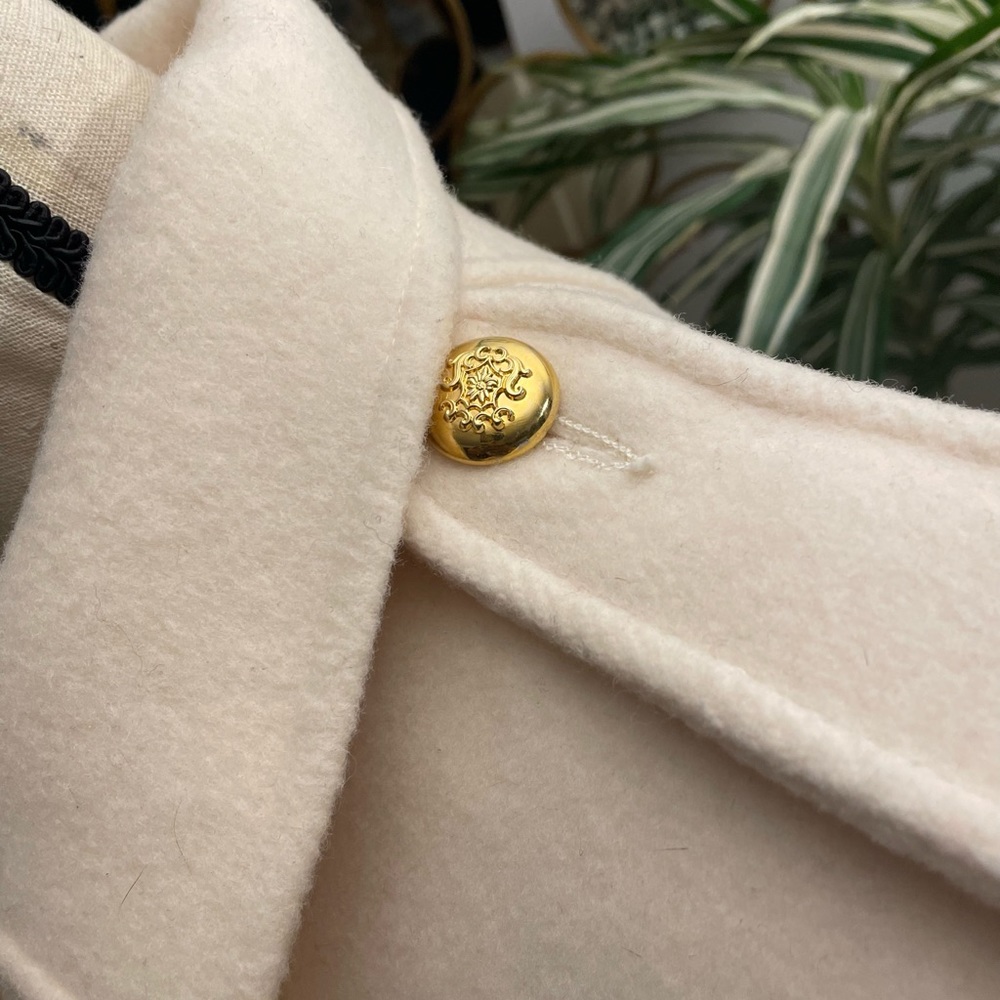 Winter White Walking Coat by ilie wacs. - Picture 6 of 10